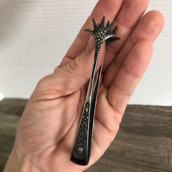 Antique Silverplate Talon Sugar Cube Tongs - Picture 8 of 15